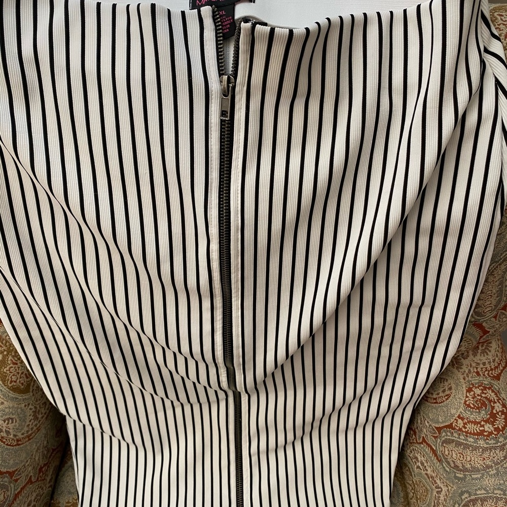 🌐Pin stripped Pencil skirt extra large
